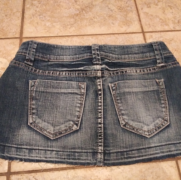Jean Skirt - Picture 3 of 4